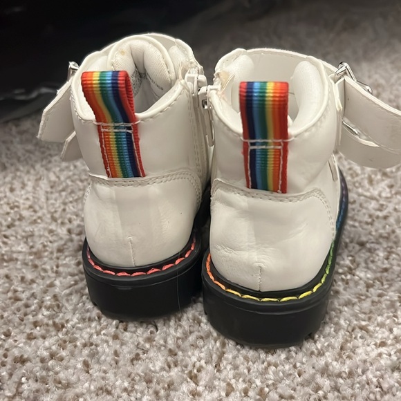 Wonder nation white boots toddler size 7 - Picture 2 of 5